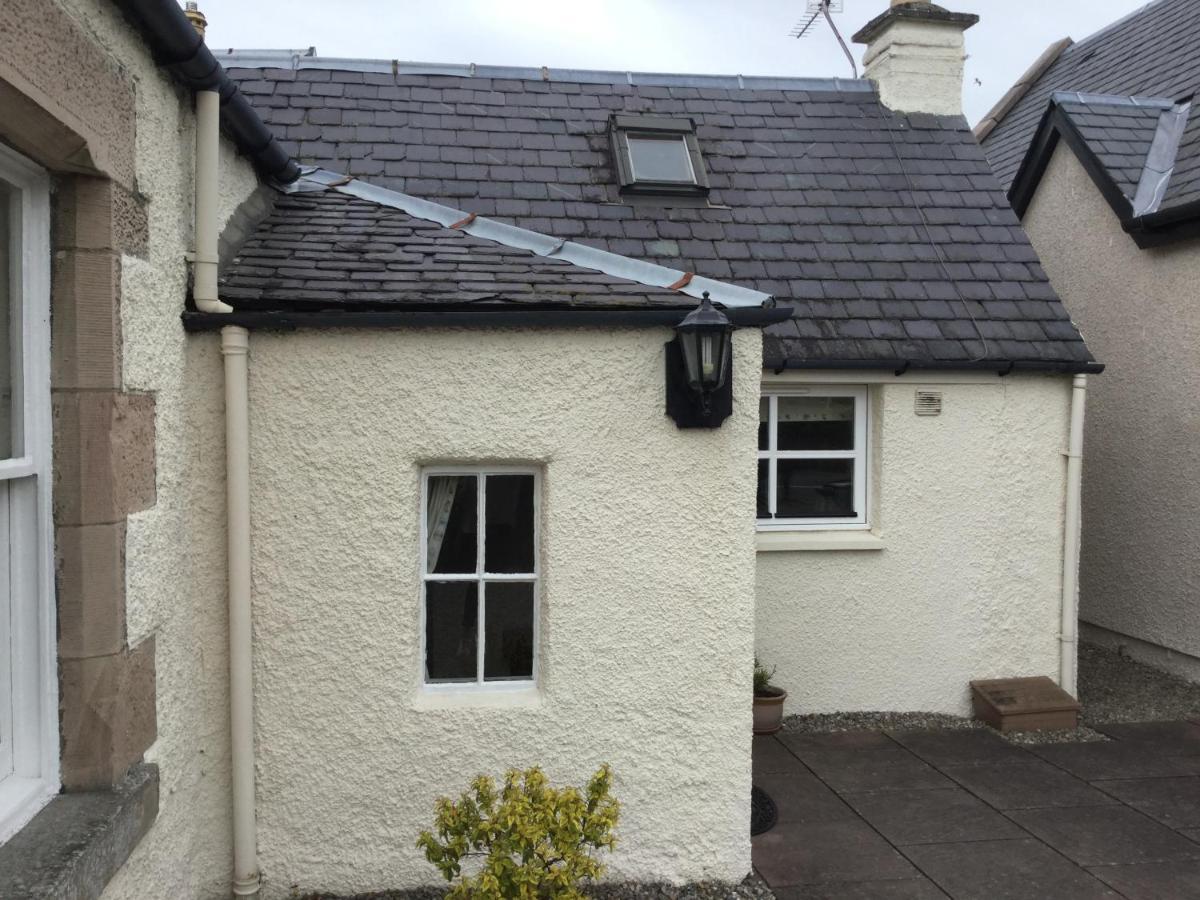 Three-Bedroom Old Cottage Free Parking Inverness Exterior photo
